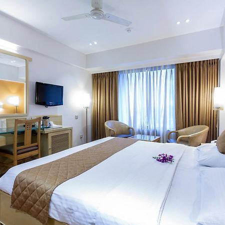 The Royal Orchid Hotel, Chembur Mumbai Exterior photo