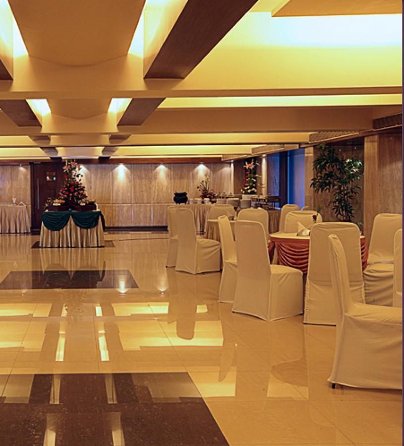 The Royal Orchid Hotel, Chembur Mumbai Exterior photo