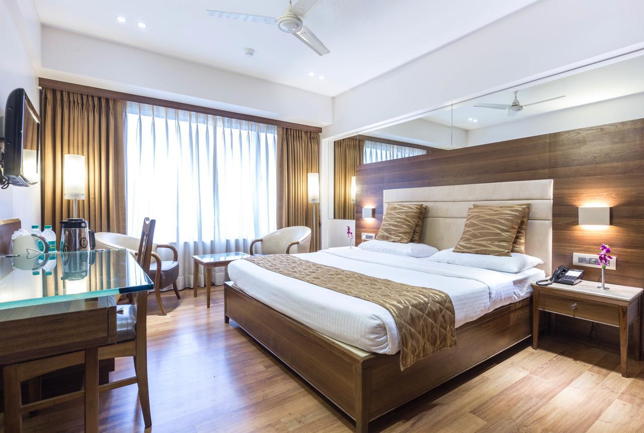 The Royal Orchid Hotel, Chembur Mumbai Exterior photo
