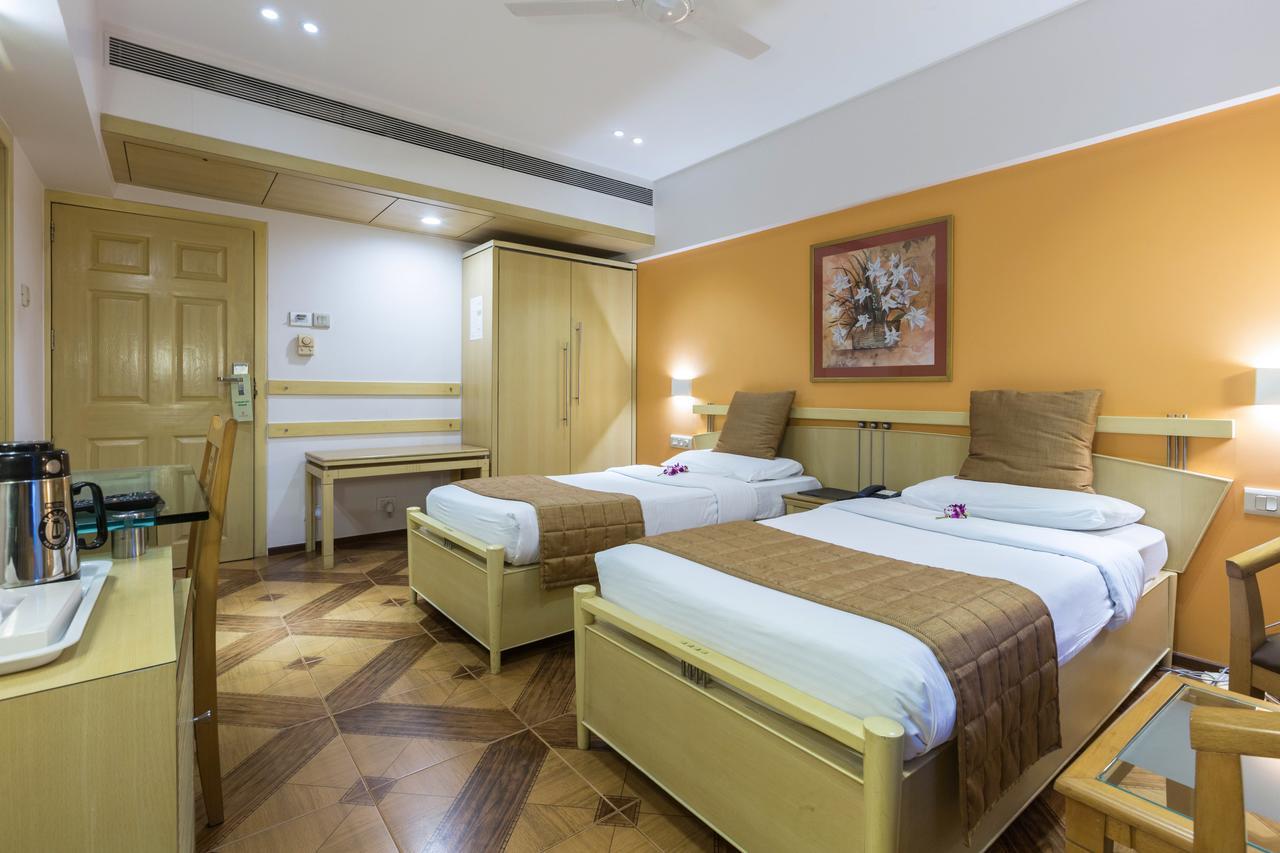 The Royal Orchid Hotel, Chembur Mumbai Exterior photo